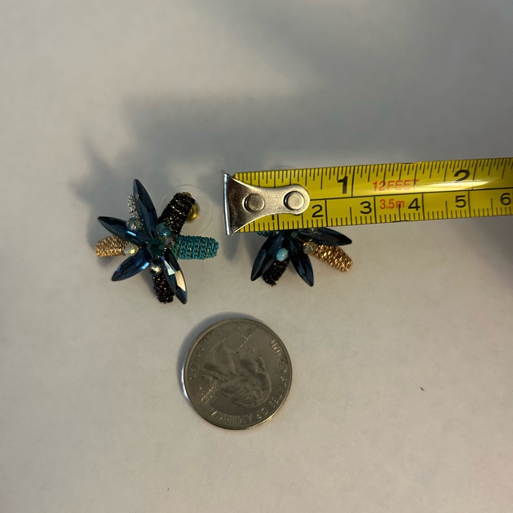 Blue crystal cluster earrings - Picture 2 of 5